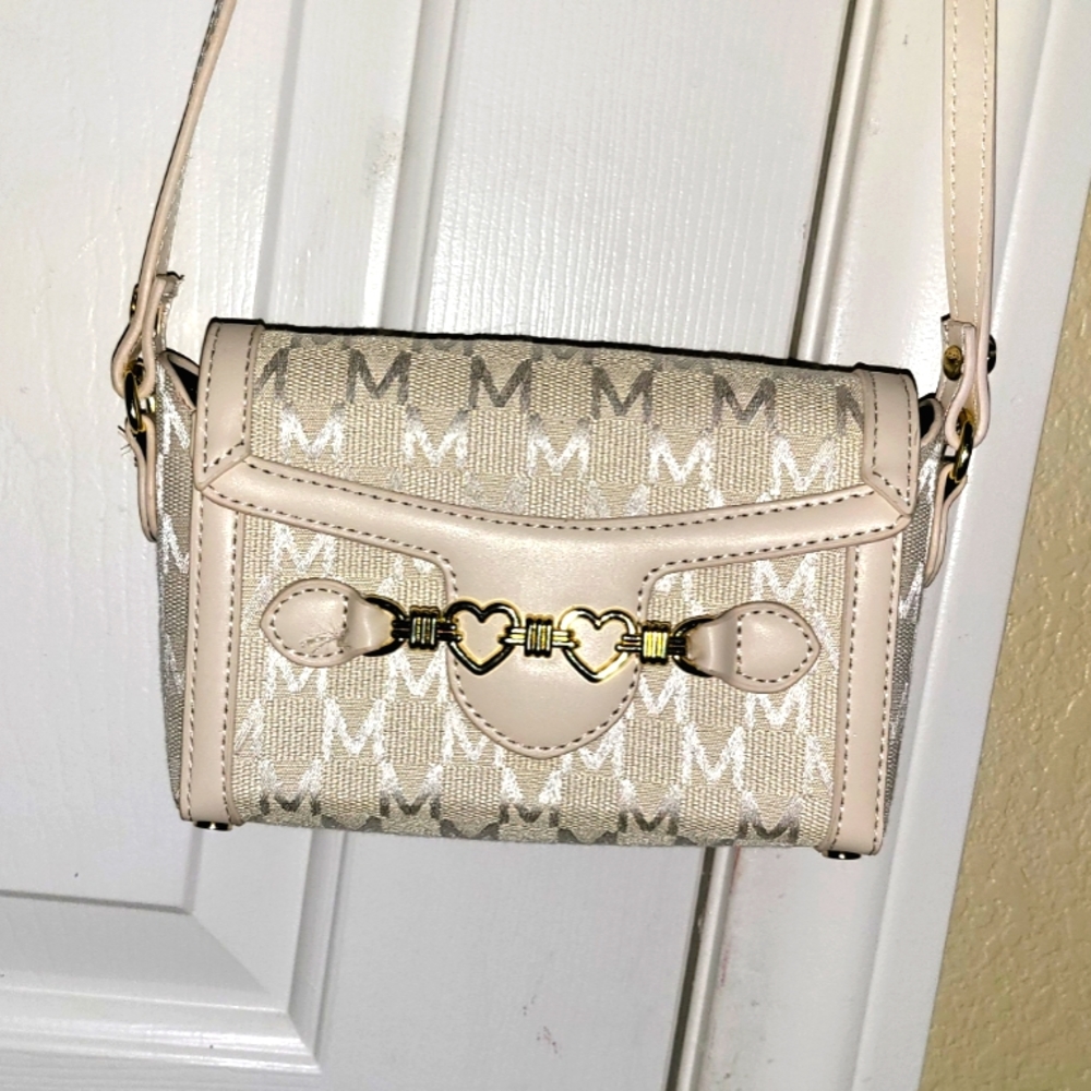 Beautiful Off White Purse